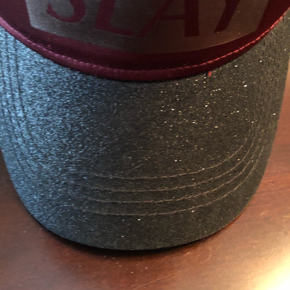 Nice Hat 🧢 - Picture 3 of 5